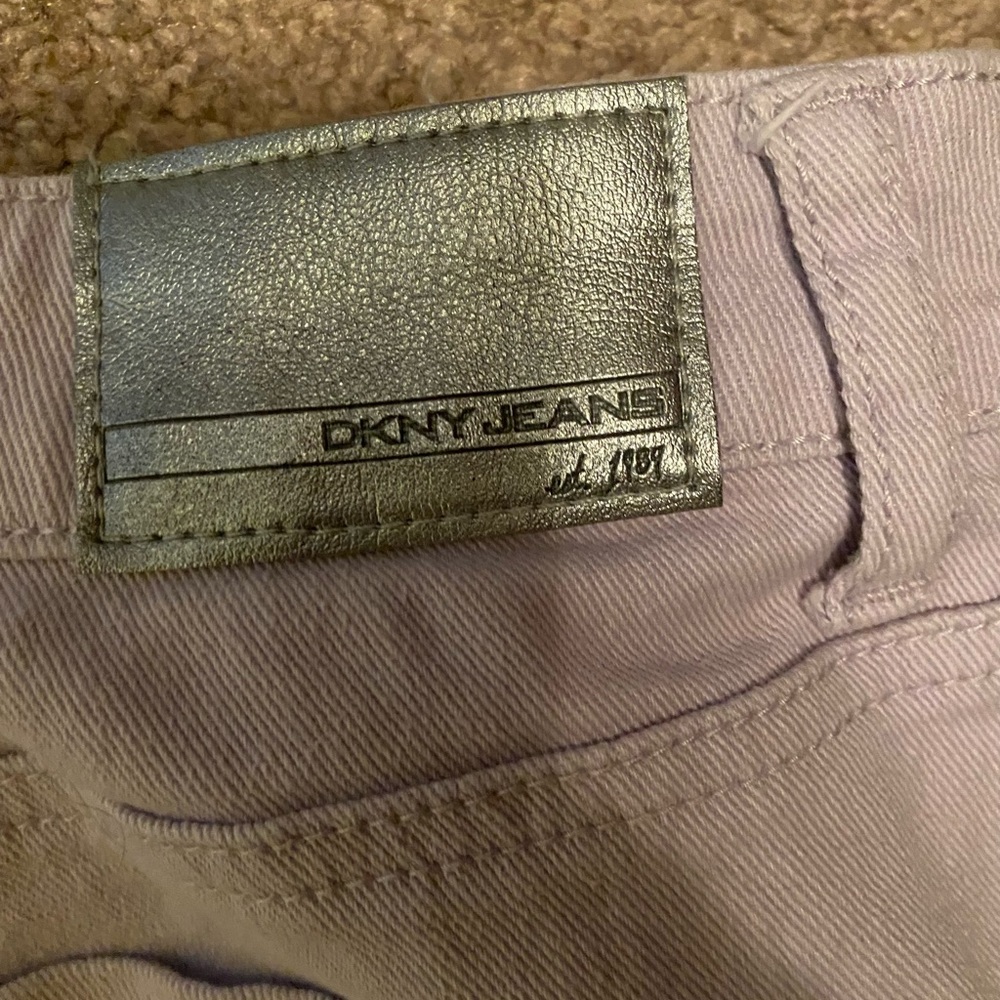 DKNY JEANS SOHO SKINNY VERY LIGHT PURPLE OR PLUM SIZE 10
